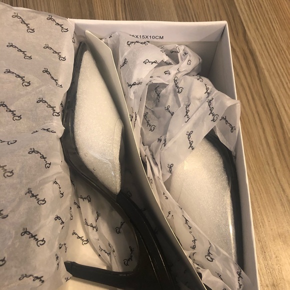 Lucite Heels - Picture 3 of 5